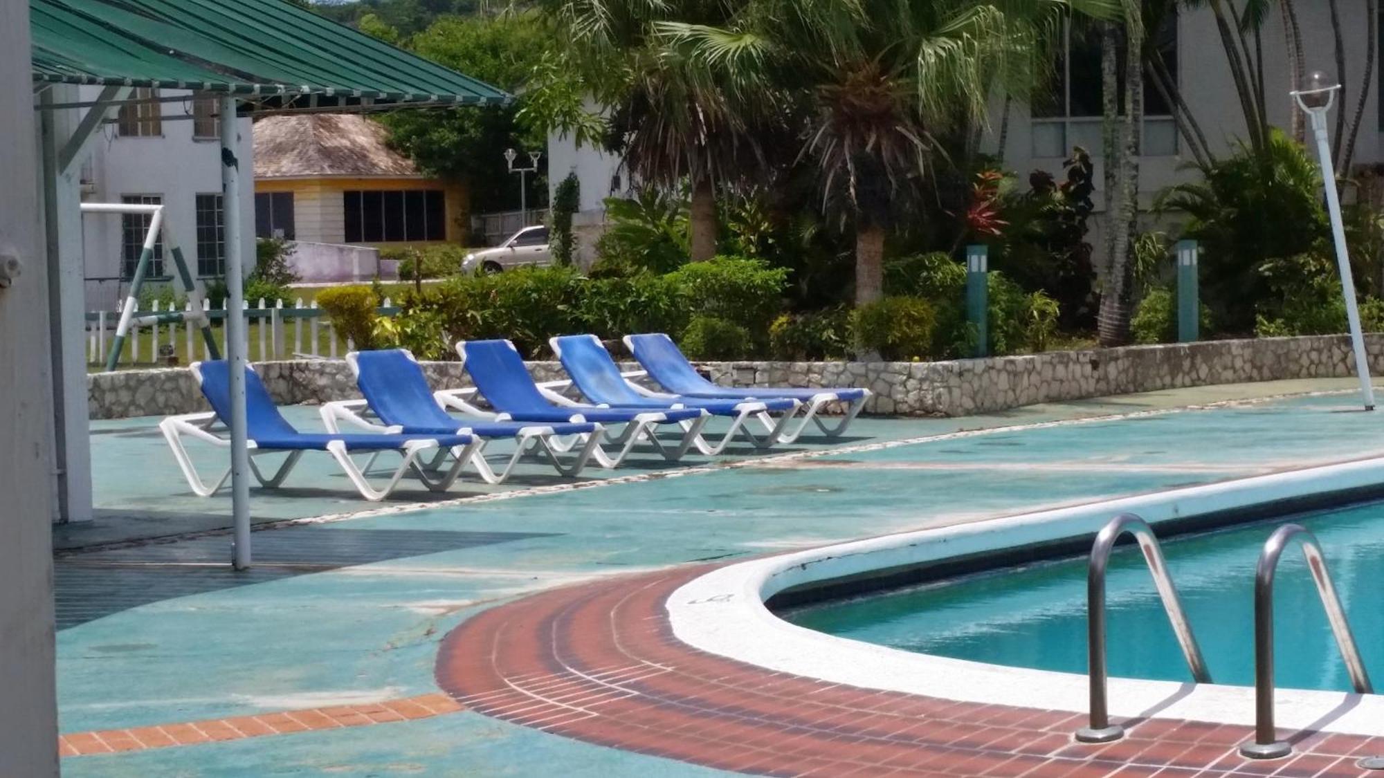 Seacastles Apartment Montego Bay