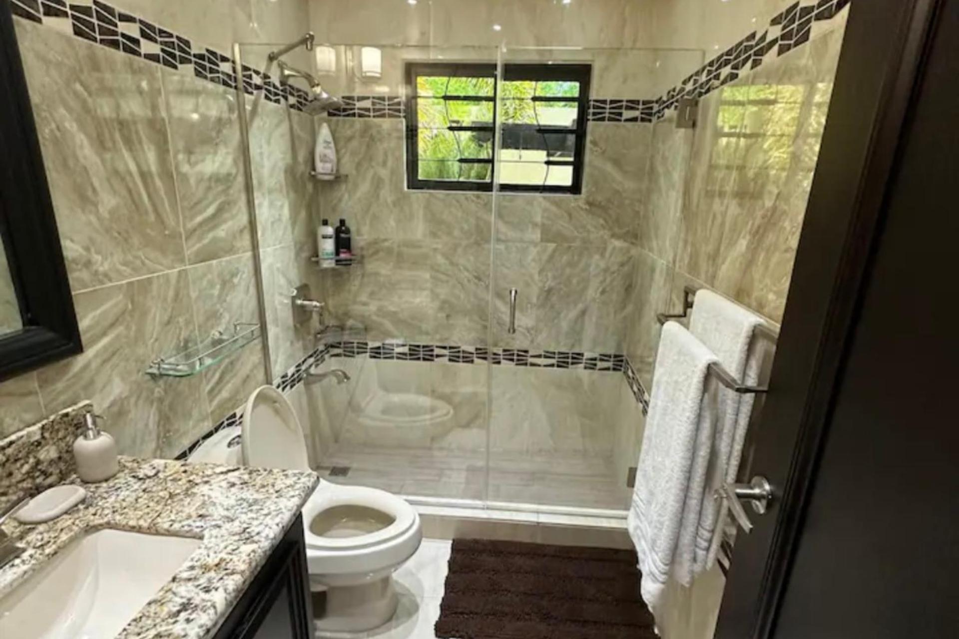 Furnished In Jamaica Lodge *