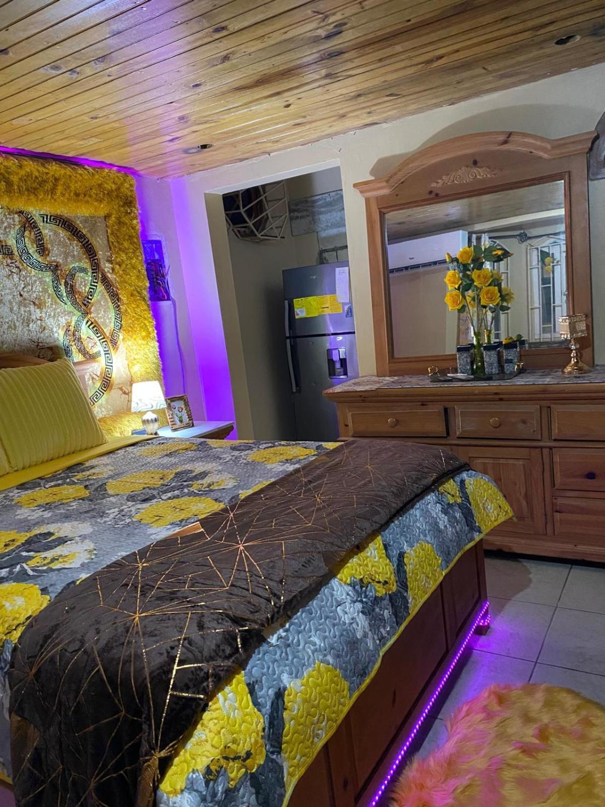 Omars Stylish * Montego Bay