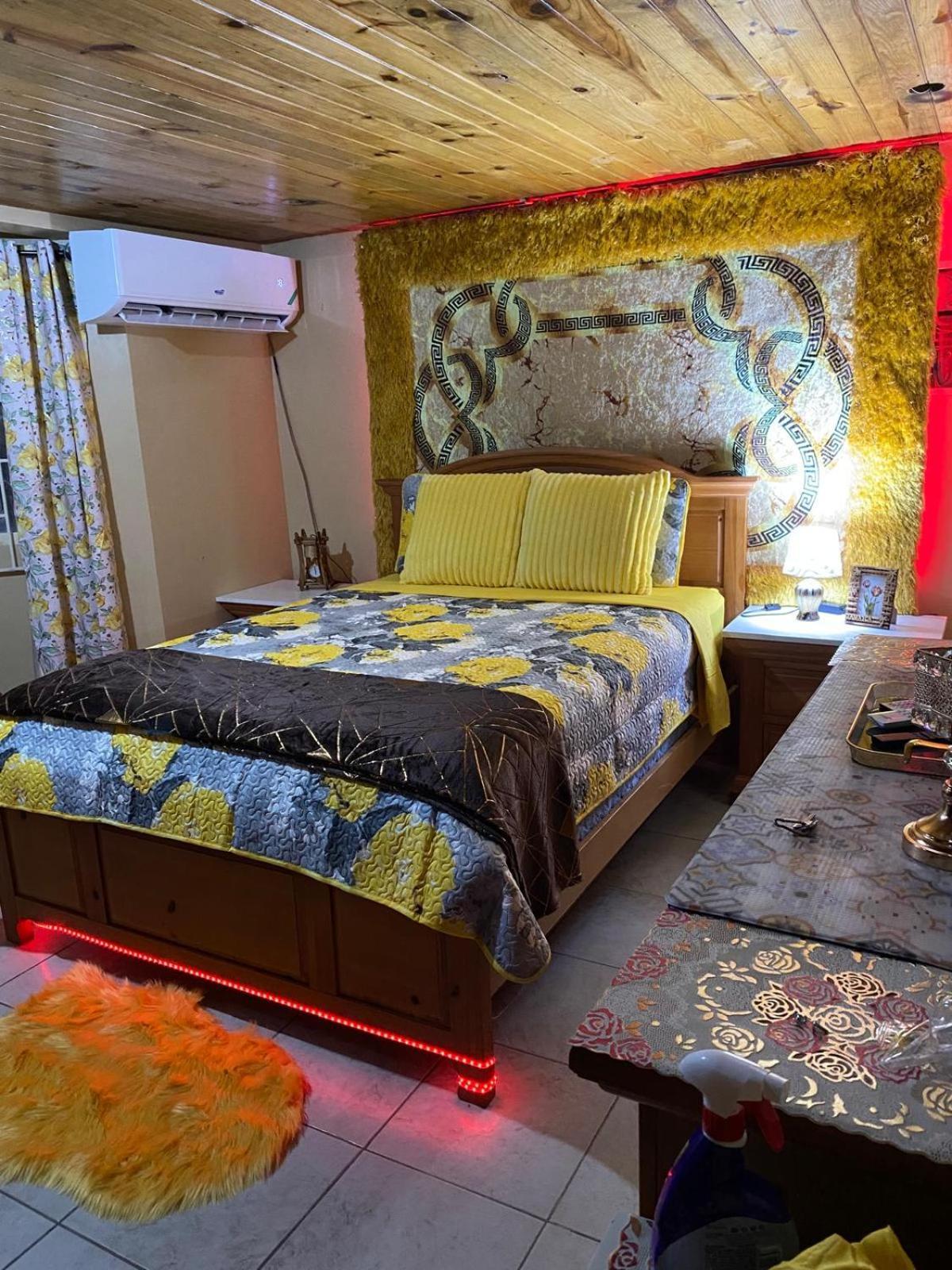 Homestay Omars Stylish *