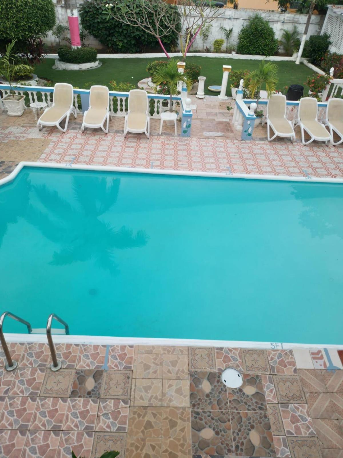 Villa Pink Hibiscus