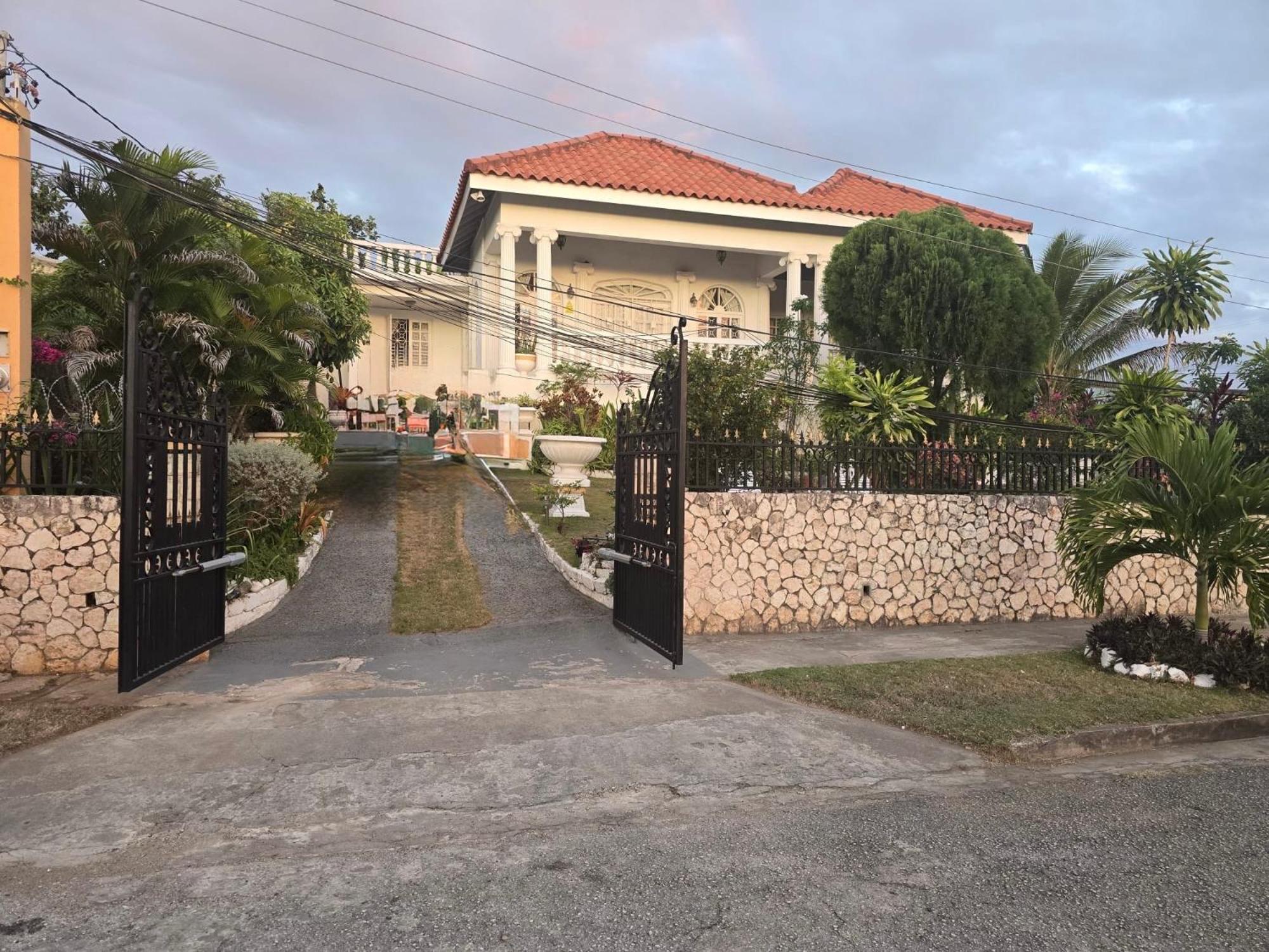 Paradise Palms Jamaica Vacation Holiday home
