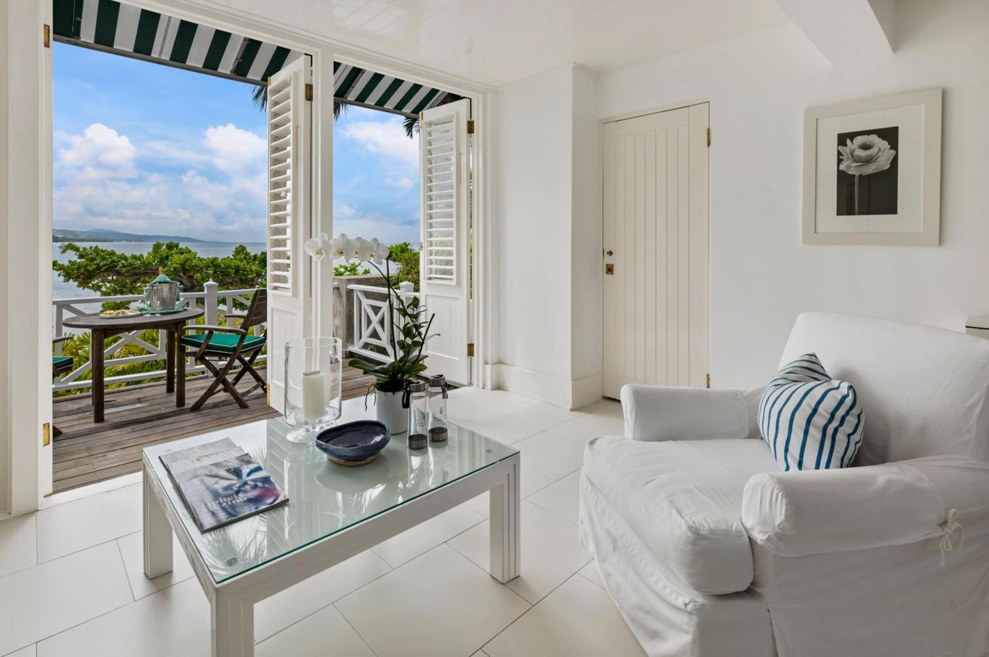 Round Hill & Resort