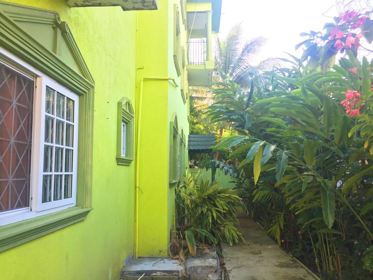 Yaad Hostel
