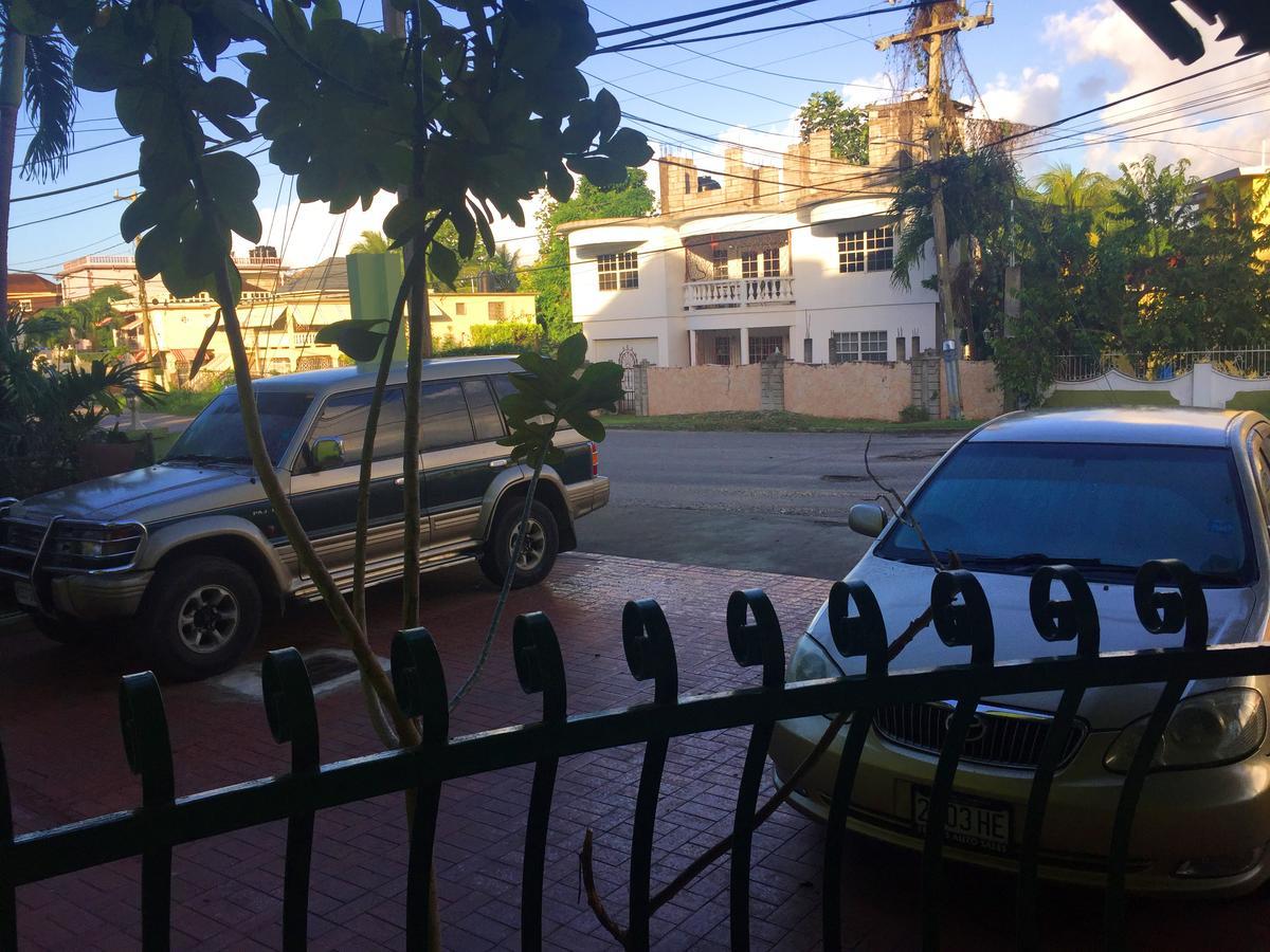 Yaad Hostel *