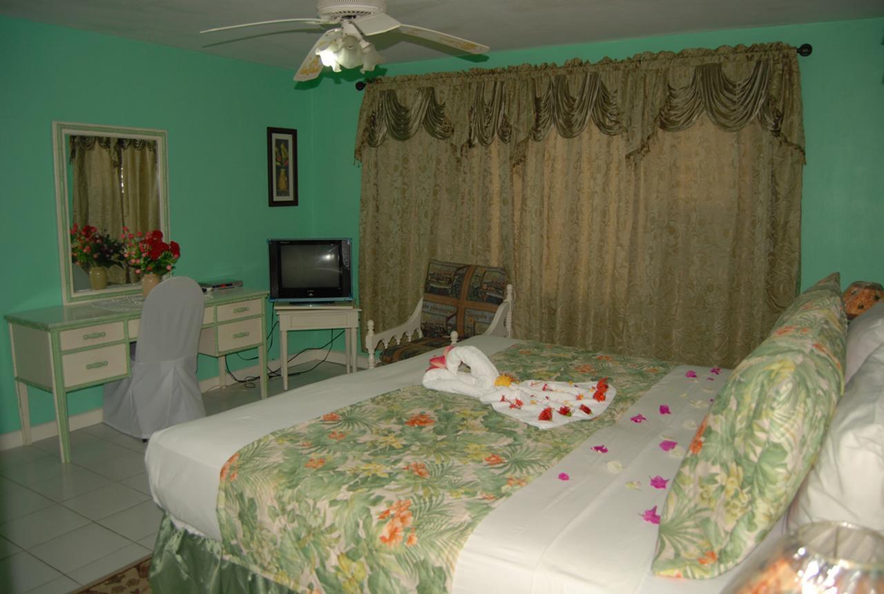 Pink Hibiscus Villa