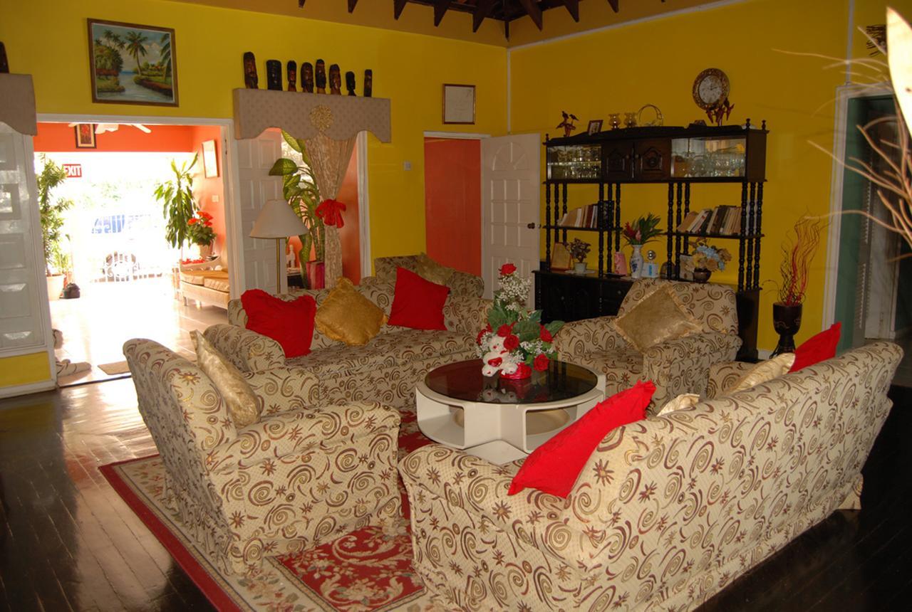 Villa Pink Hibiscus