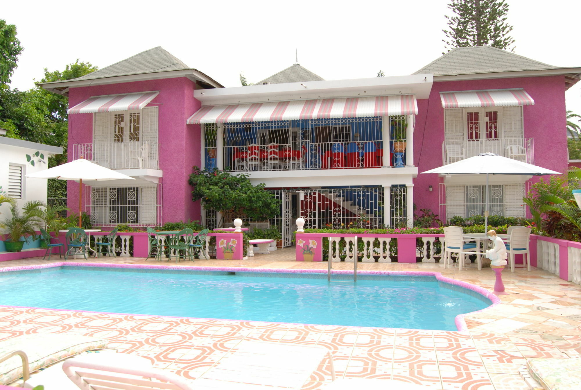 Pinkhibiscus Guest house Montego Bay