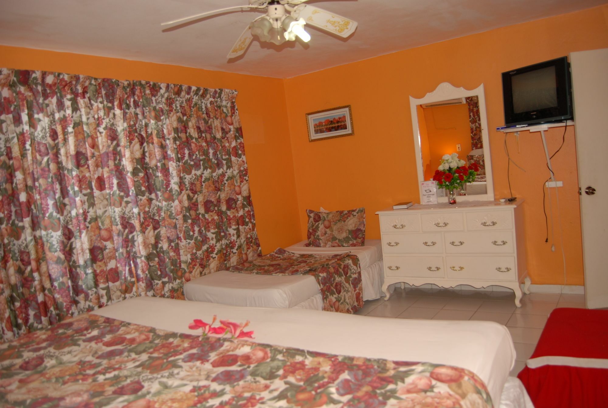 Pinkhibiscus Guest house 3*